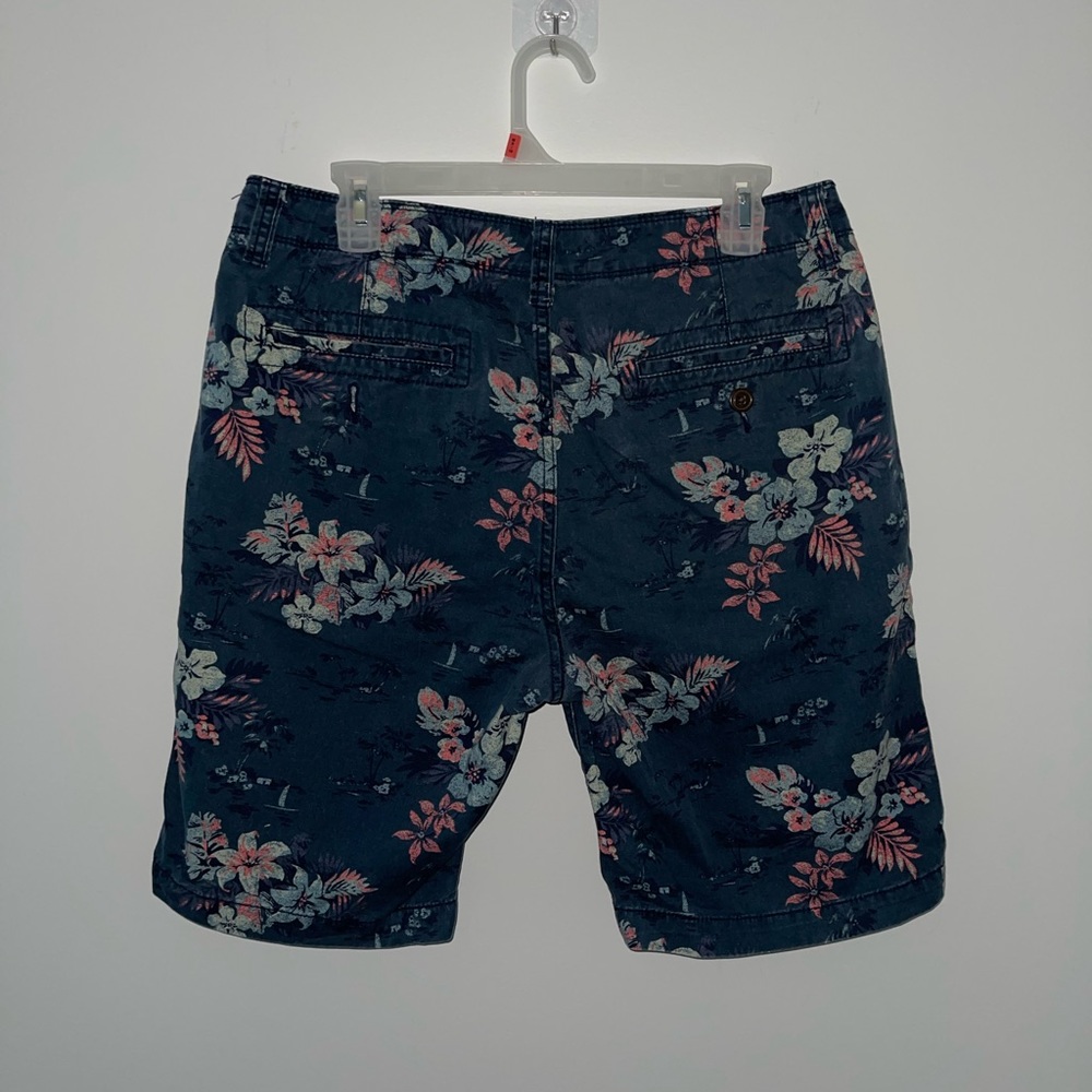 Mens Shorts - Picture 3 of 3
